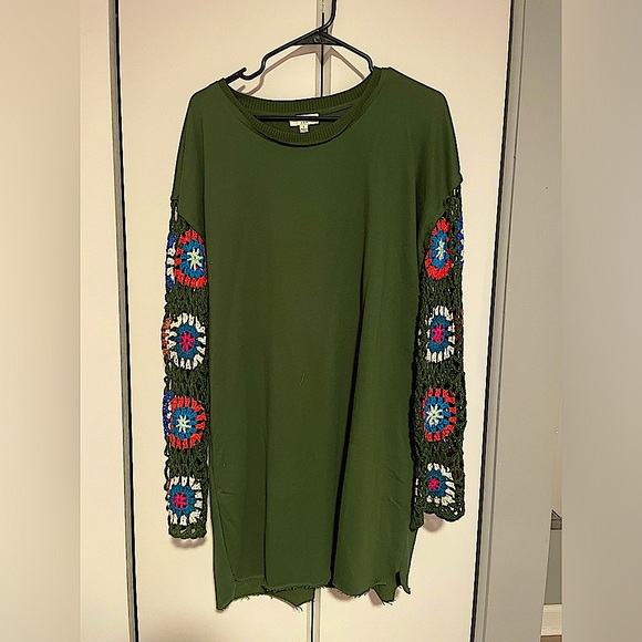 Umgee Crochet Sleeve French Terry Dress in Olive NWOT - Picture 5 of 8